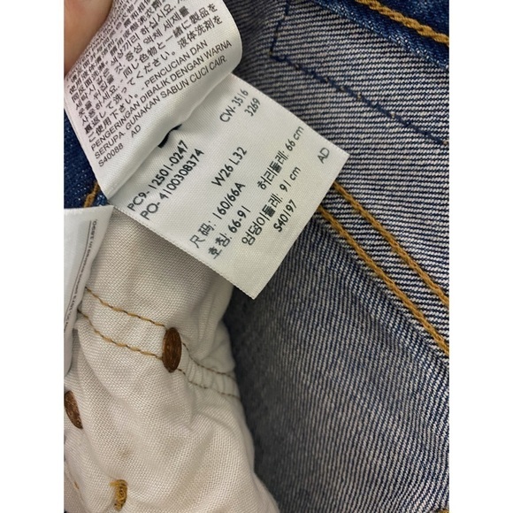 Levi’s 501 Straight Leg Raw Hem Wear & Tear Jeans - Picture 15 of 16